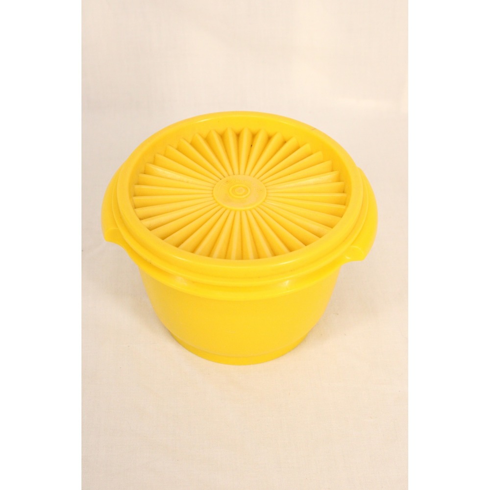 Tupperware Servalier Bowl 886-4 Yellow Sunburst Lid Vintage Retro Kitchenware